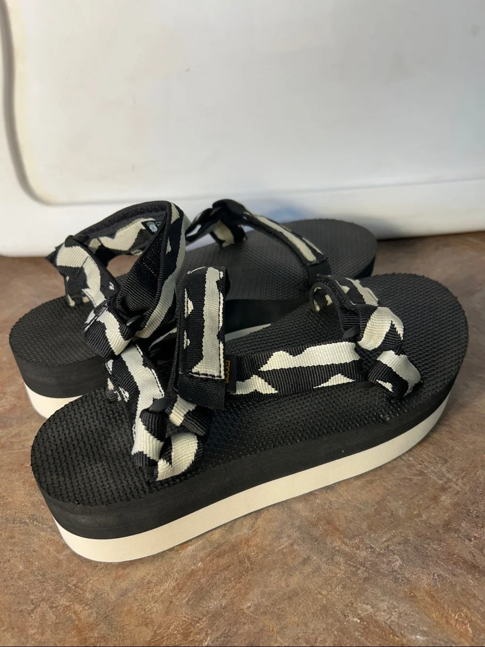 Teva Womens Original Universal Balance Black/White Strappy Sandal Sz 8